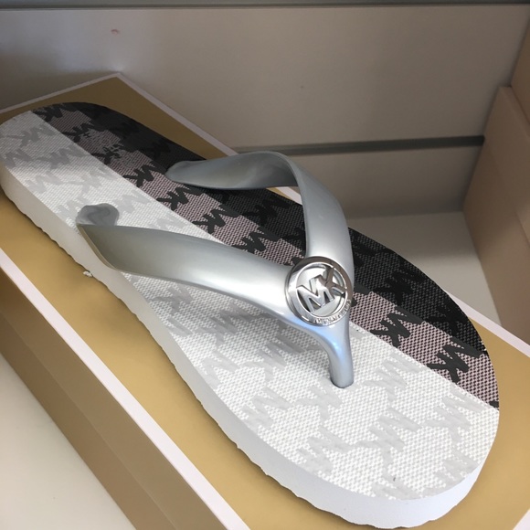 Michael Kors Shoes - 🤍Michael Kors Silver multi color Flip Flops🤍